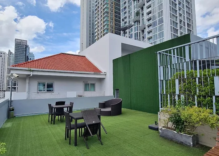 Stylish 1br 5 Min Walk To Bts Nana Pool & Gym 曼谷