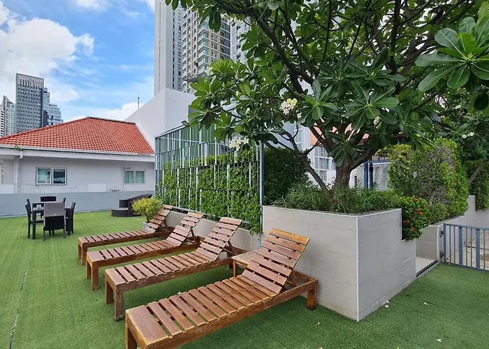 Stylish 1br 5 Min Walk To Bts Nana Pool & Gym *