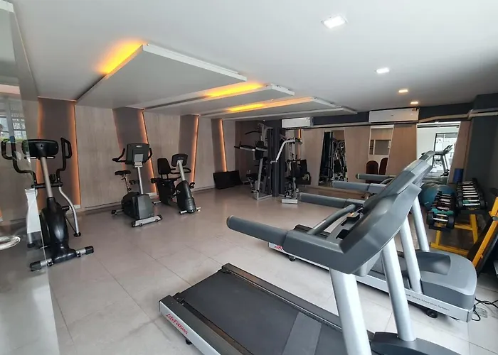 Stylish 1br 5 Min Walk To Bts Nana Pool & Gym * 曼谷