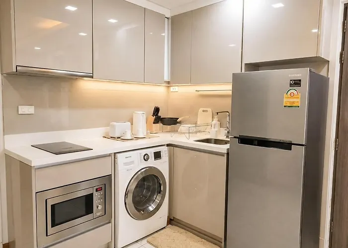 Stylish 1br 5 Min Walk To Bts Nana Pool & Gym *
