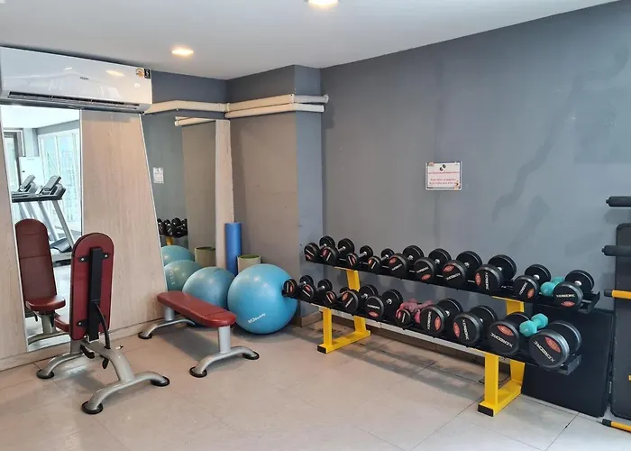 Stylish 1br 5 Min Walk To Bts Nana Pool & Gym 公寓